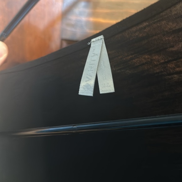 Vanity Cardigan - Picture 3 of 3